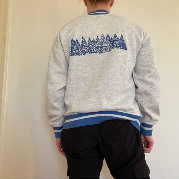 🌼Vintage Cross Country Sweatshirt - Picture 8 of 9